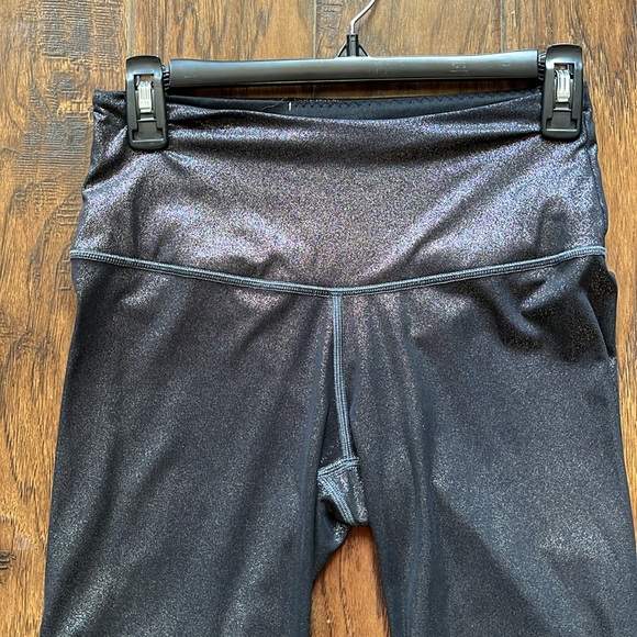 Victoria’s Secret sport knockout leggings, size small - Picture 2 of 6